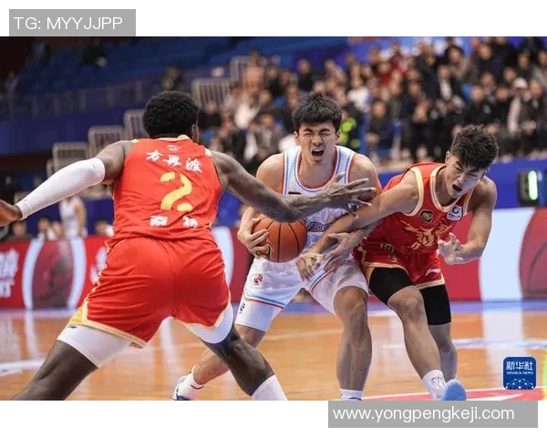 2017年山东高速与浙江广厦激战回顾：篮球盛宴中的精彩瞬间与战术较量